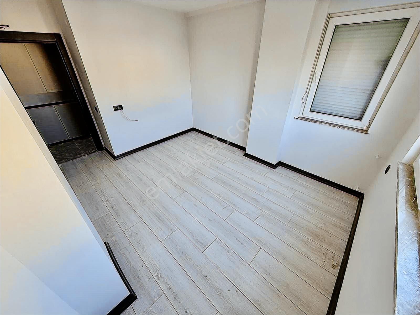 Varsak Aydoğmuşta Cam Balkonlu Köşe Başı Güney Cepheli 2+1 - Görsel 16
