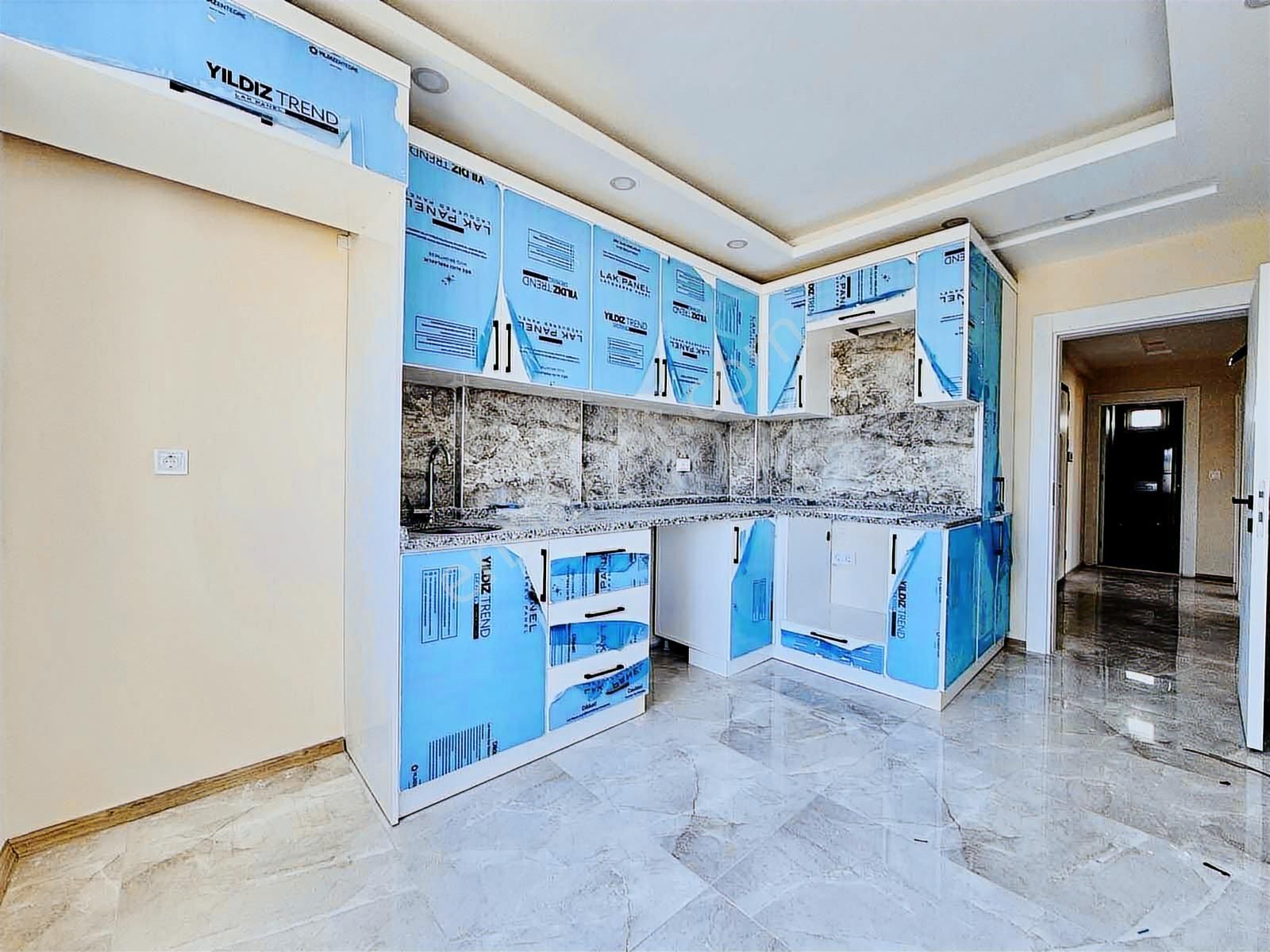 Varsak Aydoğmuşta Yeni Açılan Çevre Yoluna Yakın Konumda Ara Kat