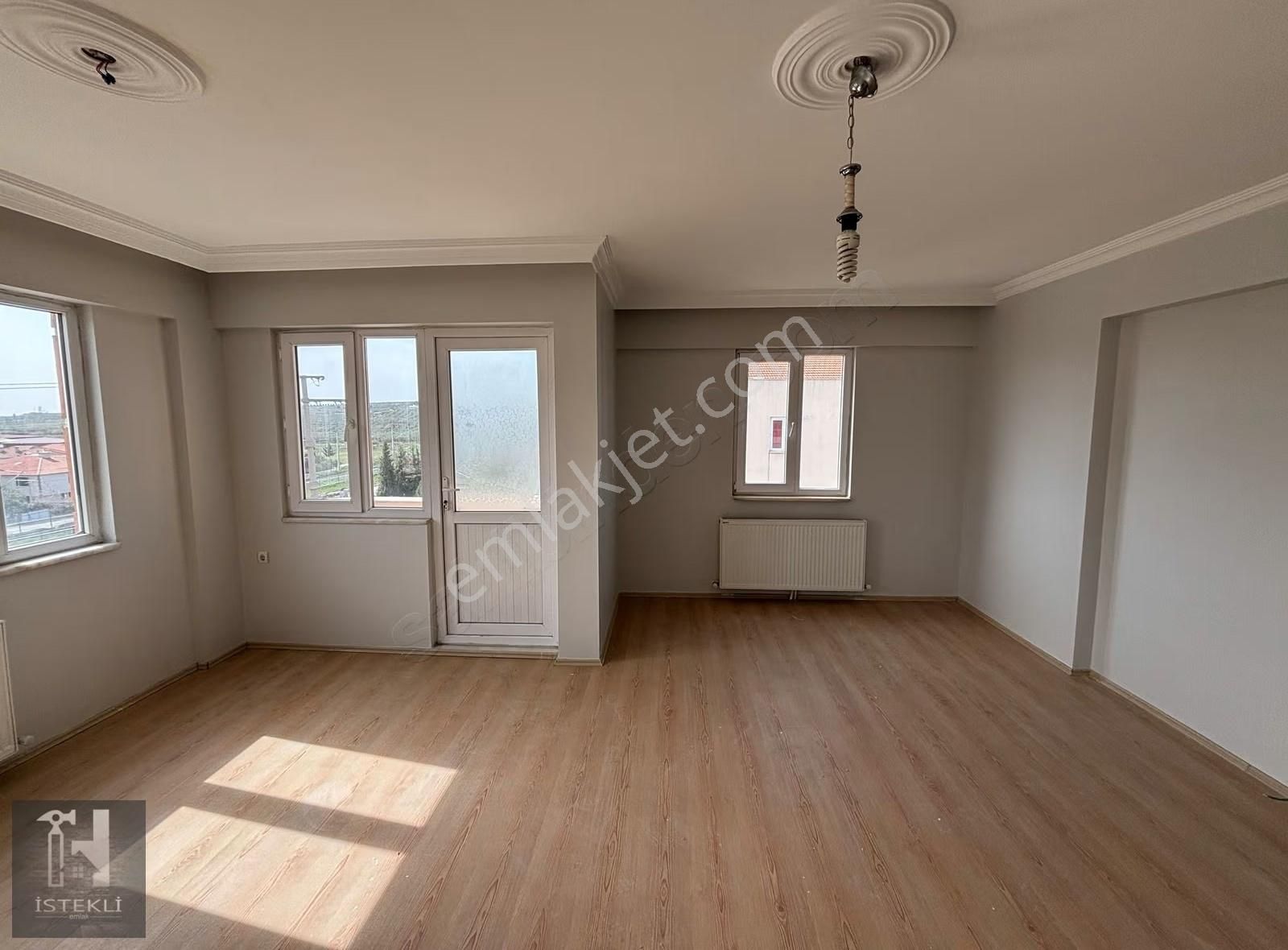 İstekli Emlak'tan Beşiktaş Evlerinde Ucuz 3+1 Doğal Gazlı Daire - Görsel 2