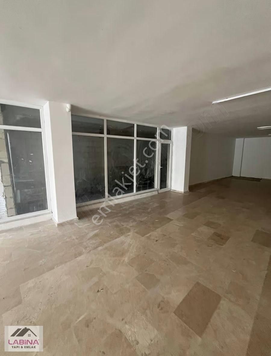 Sefaköy'de Armoniparka Yakın 650 M2 Depolu Kiralık Dükkan - Görsel 22