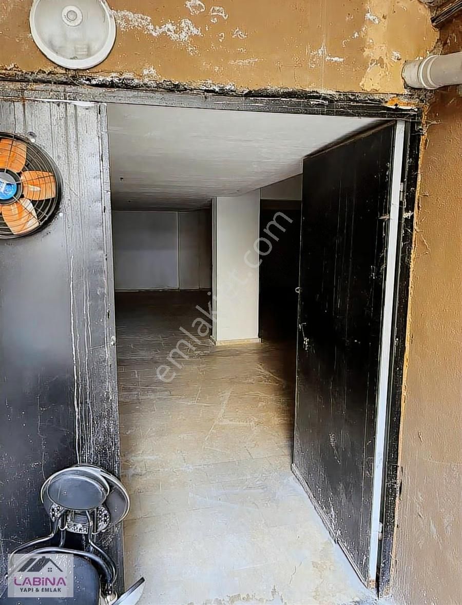 Sefaköy'de Armoniparka Yakın 650 M2 Depolu Kiralık Dükkan - Görsel 18