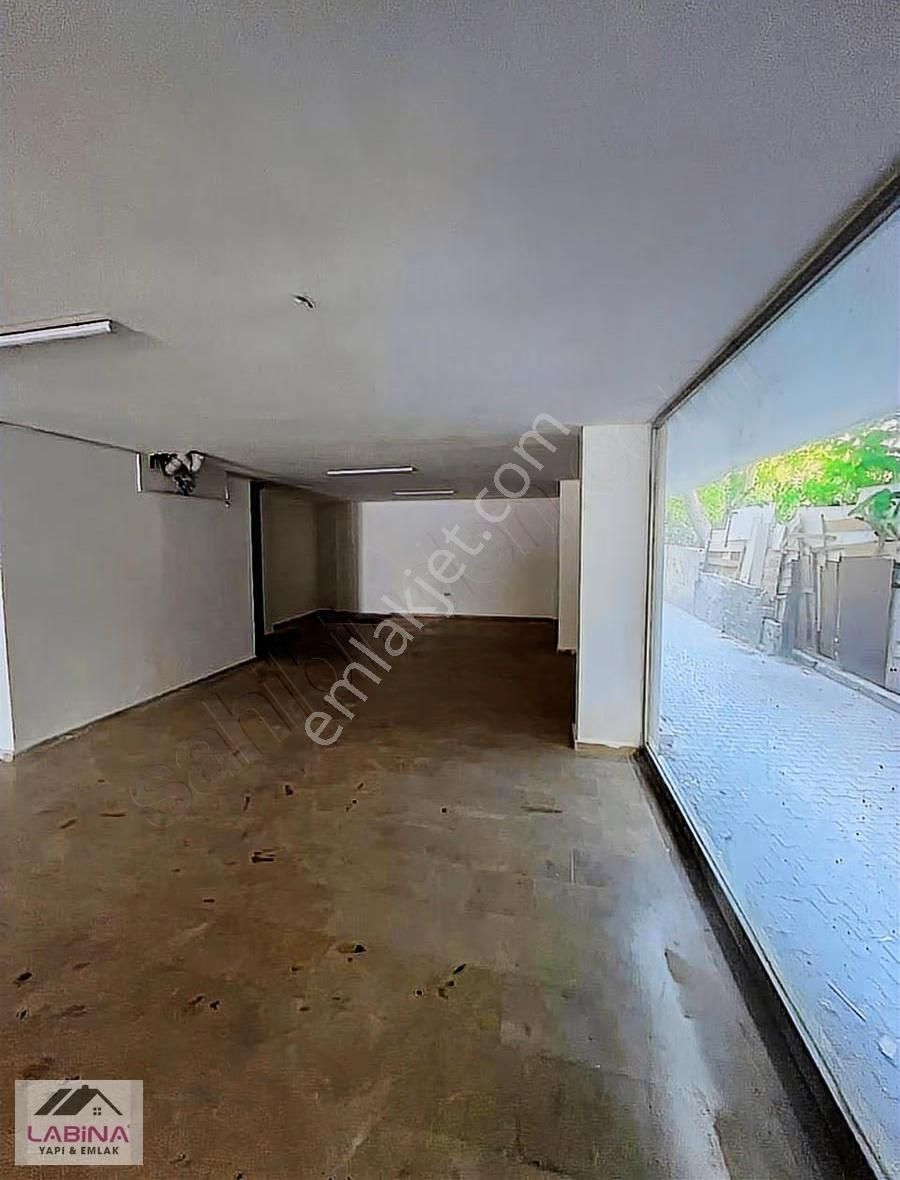 Sefaköy'de Armoniparka Yakın 650 M2 Depolu Kiralık Dükkan - Görsel 13
