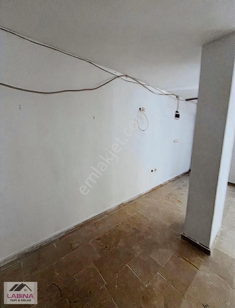 Sefaköy'de Armoniparka Yakın 650 M2 Depolu Kiralık Dükkan - Görsel 15