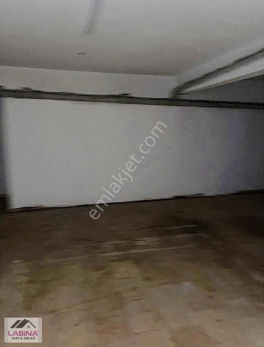 Sefaköy'de Armoniparka Yakın 650 M2 Depolu Kiralık Dükkan - Görsel 17