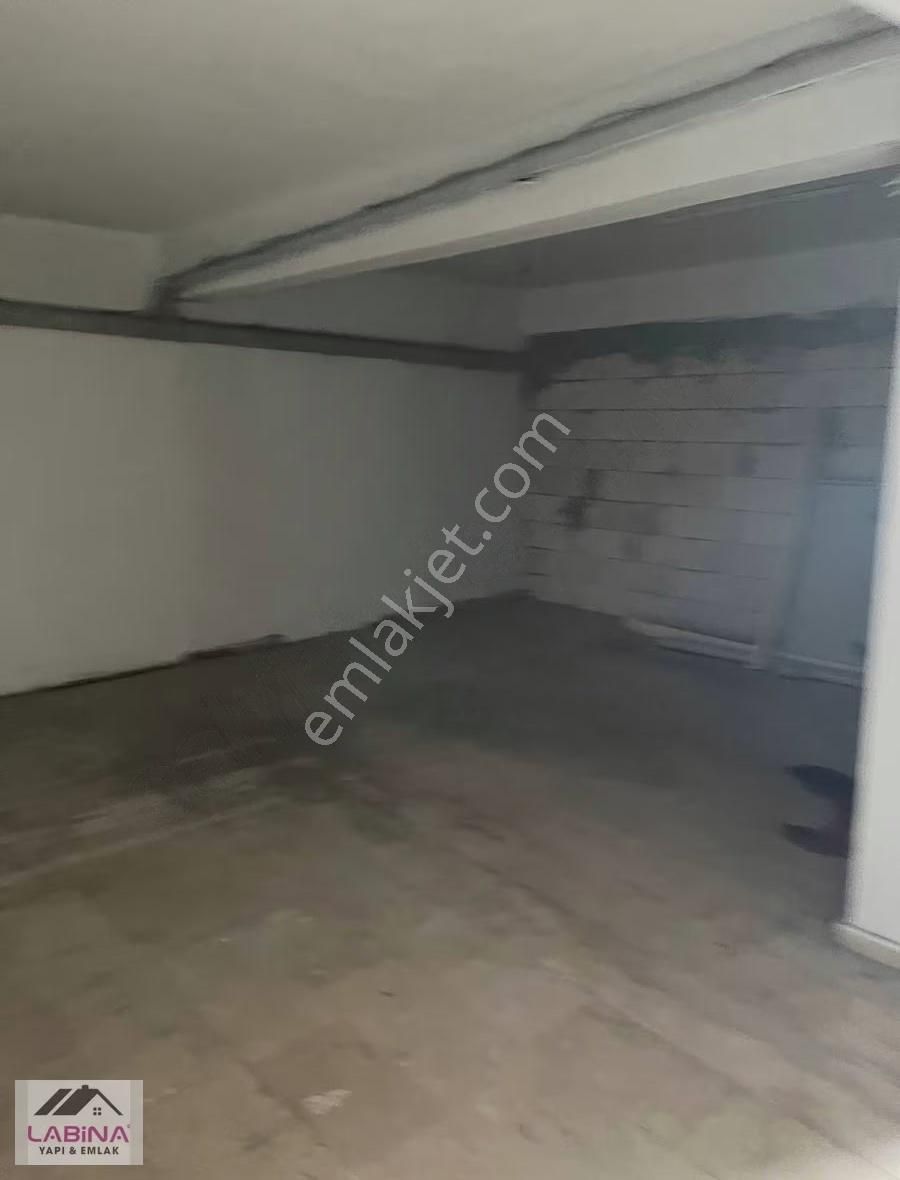 Sefaköy'de Armoniparka Yakın 650 M2 Depolu Kiralık Dükkan - Görsel 23