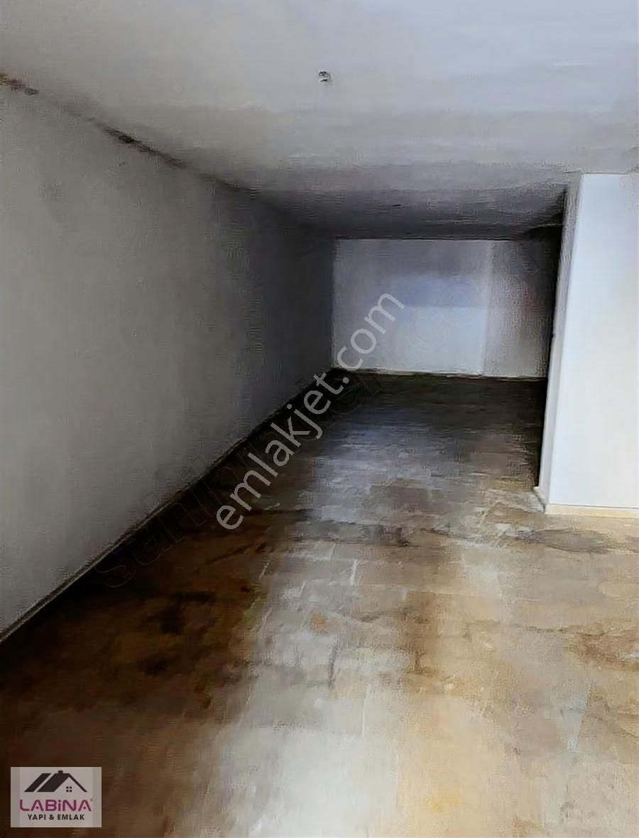 Sefaköy'de Armoniparka Yakın 650 M2 Depolu Kiralık Dükkan - Görsel 21