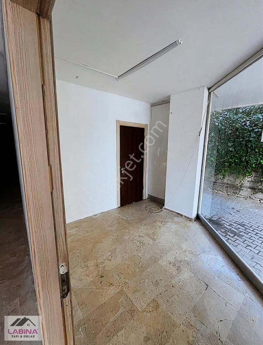 Sefaköy'de Armoniparka Yakın 650 M2 Depolu Kiralık Dükkan - Görsel 26