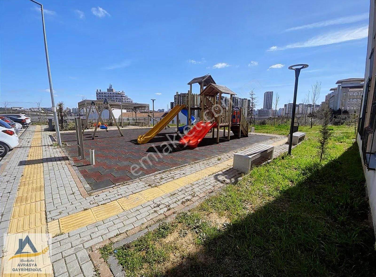 Boş!! Kayaşehir 25. Bölgede Satılık 2+1 Daire 1. Kat Yeni Bina - Görsel 12