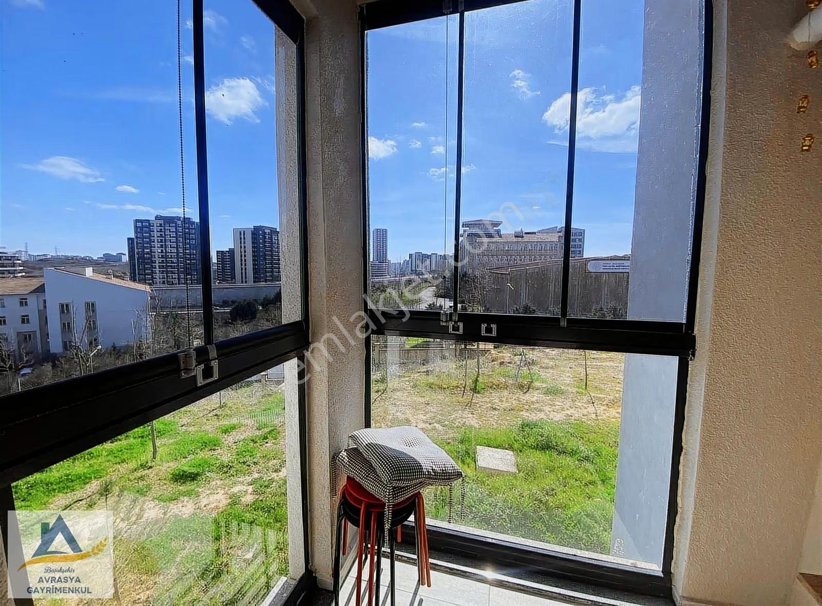 Boş!! Kayaşehir 25. Bölgede Satılık 2+1 Daire 1. Kat Yeni Bina - Görsel 2