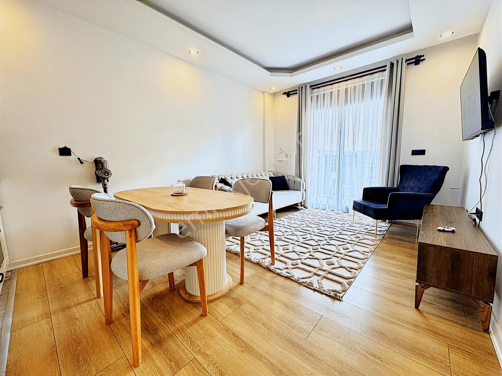 Aksu Altıntaşta Havuz Cepheli Full Eşyalı İskanlı 1+1 Kiralık - Görsel 11