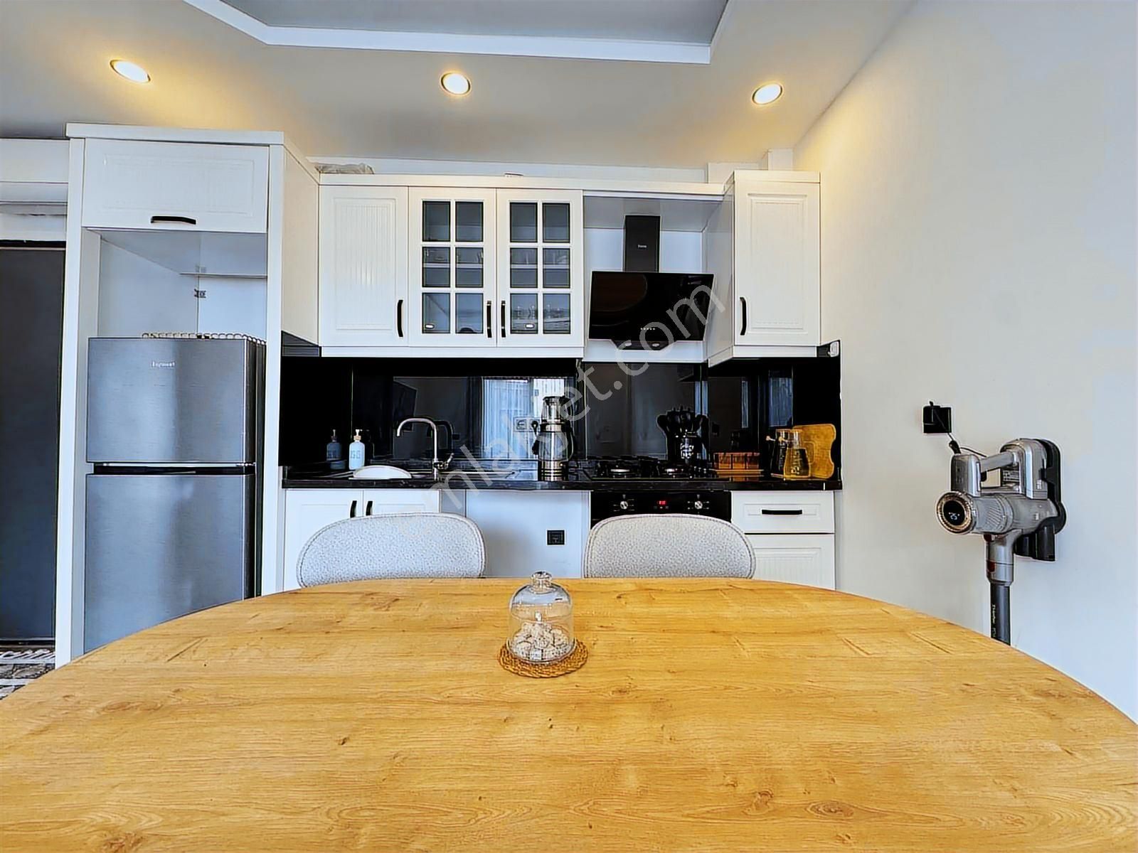 Aksu Altıntaşta Havuz Cepheli Full Eşyalı İskanlı 1+1 Kiralık - Görsel 12