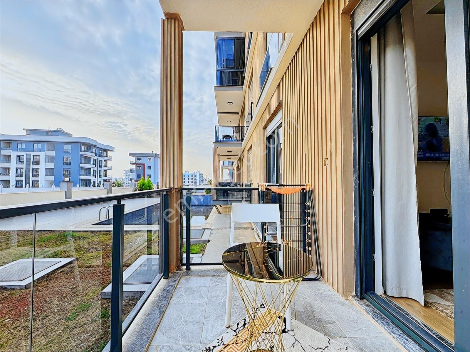 Aksu Altıntaşta Havuz Cepheli Full Eşyalı İskanlı 1+1 Kiralık - Görsel 15