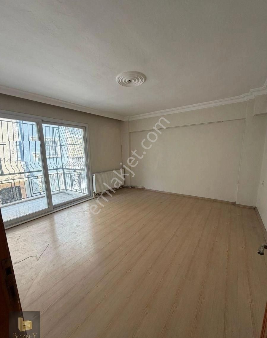 Bozbey Emlak'tan Buca Fırat Mah. 2+1 110 M2 Kapalı Mutfak D.gazlı Kiralık Ferah Daire - Görsel 5