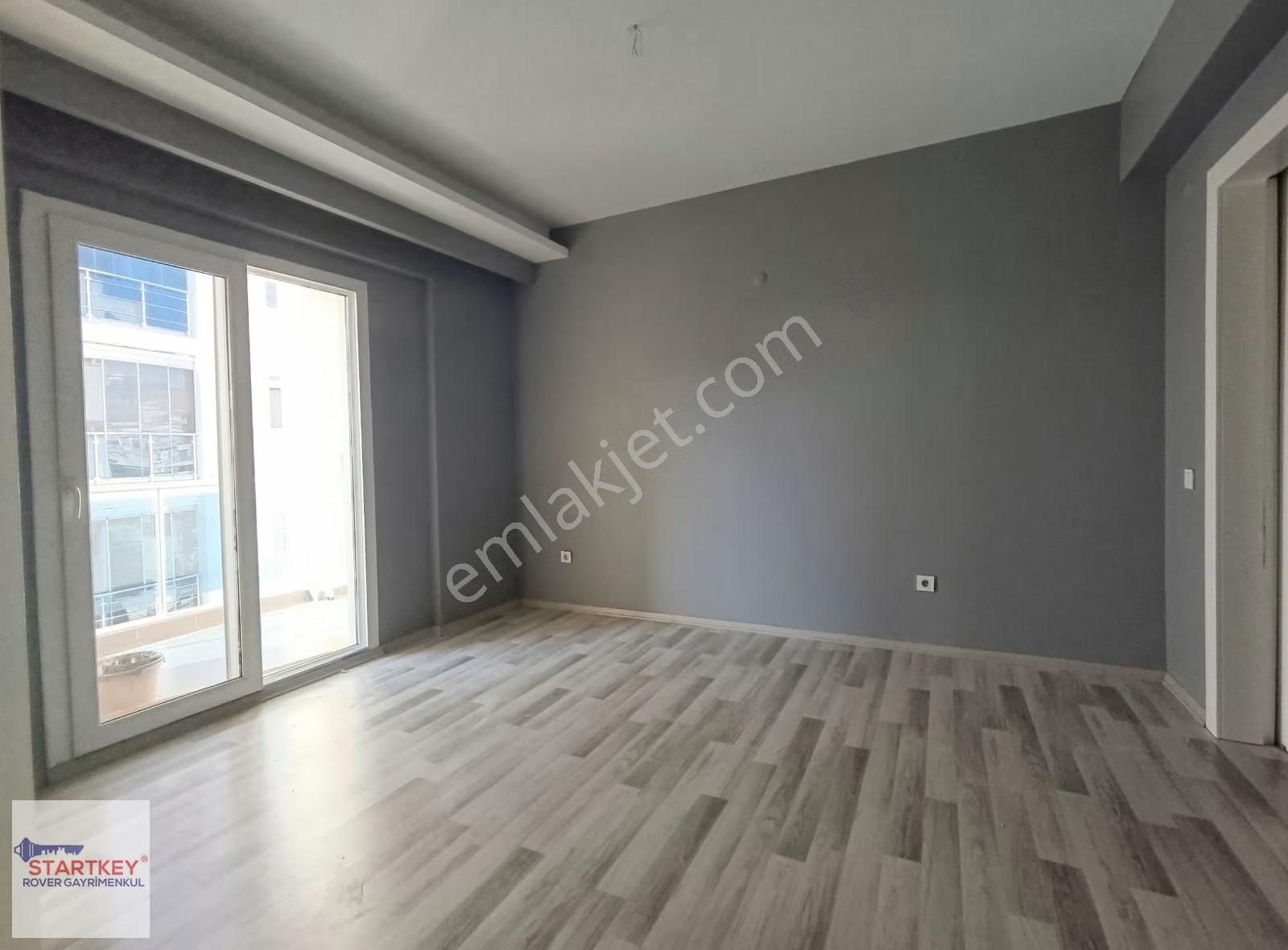 Yeni Girne'de Site İçi Kiralık 3+1 Lüks Daire