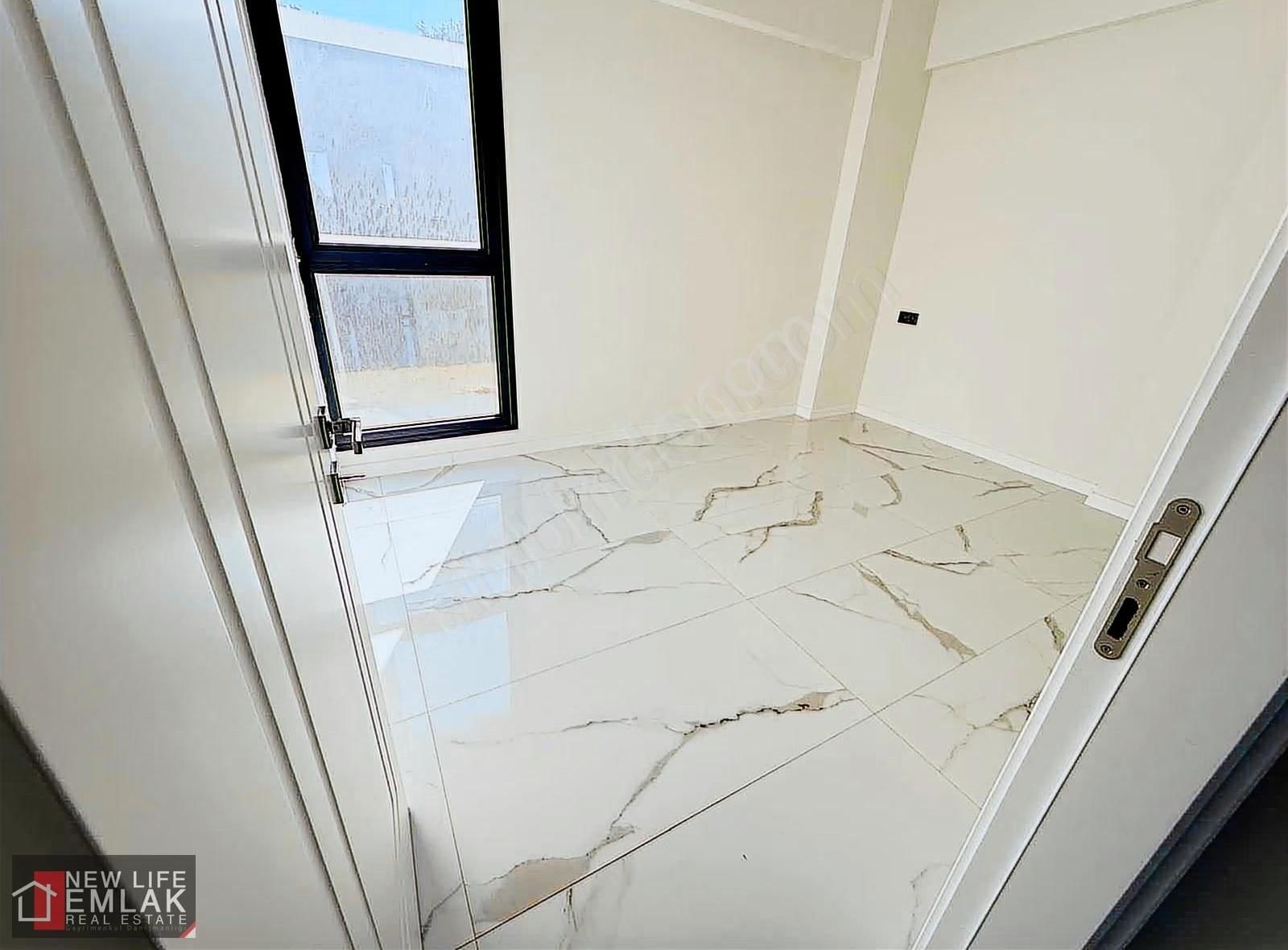 Kuşadası Deniz Manzaralı 3+1 Salon Mutfak Ayrı Kiralık Daire - Görsel 26