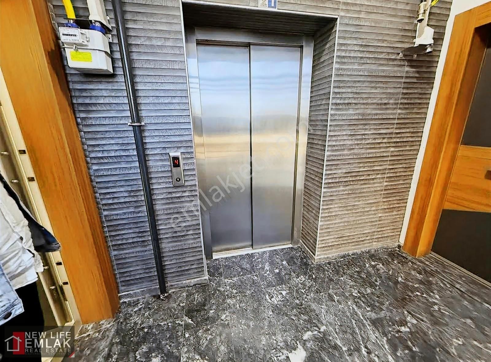 Kuşadası Deniz Manzaralı 3+1 Salon Mutfak Ayrı Kiralık Daire - Görsel 4