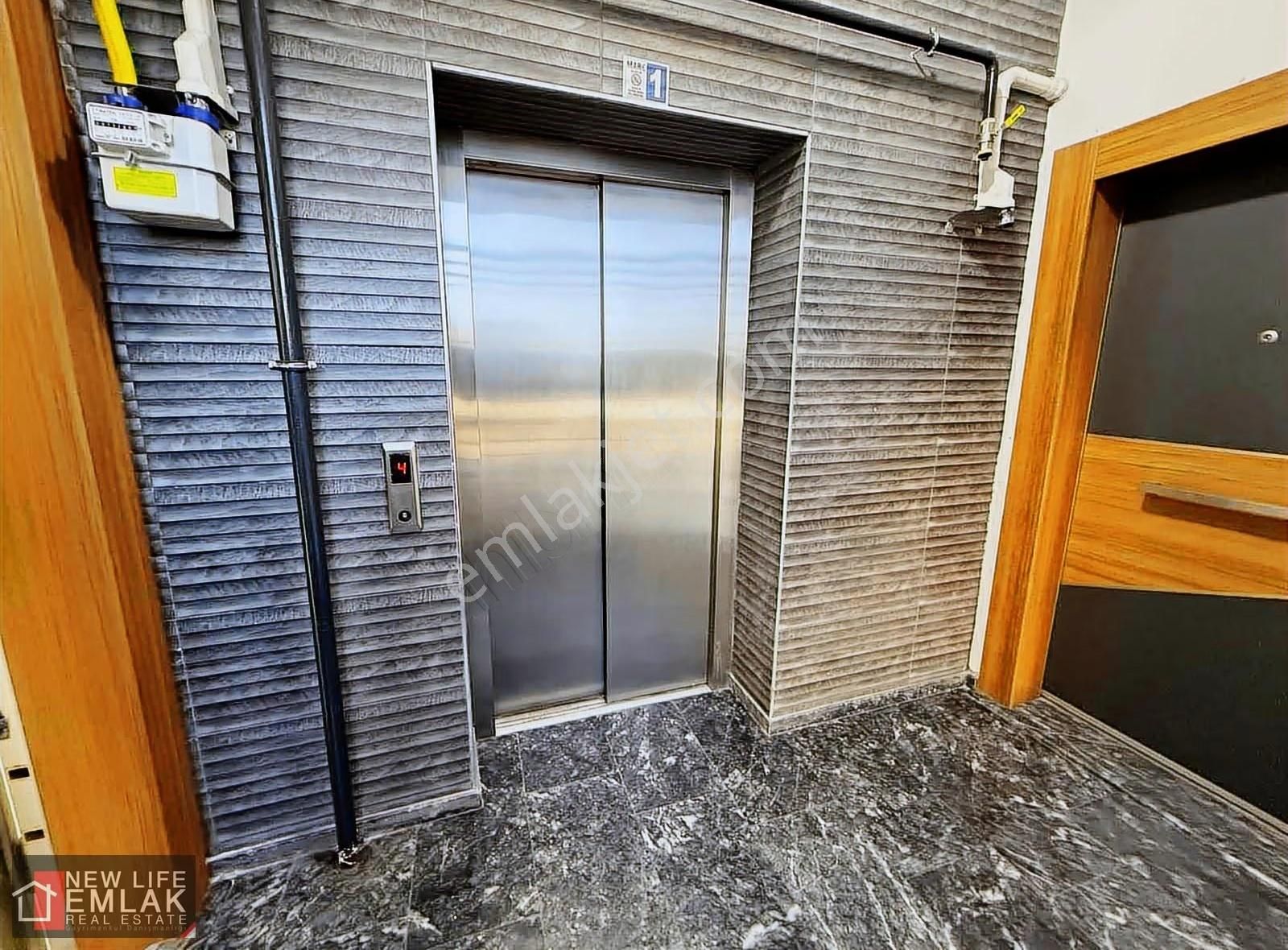 Kuşadası Deniz Manzaralı 3+1 Salon Mutfak Ayrı Kiralık Daire - Görsel 14