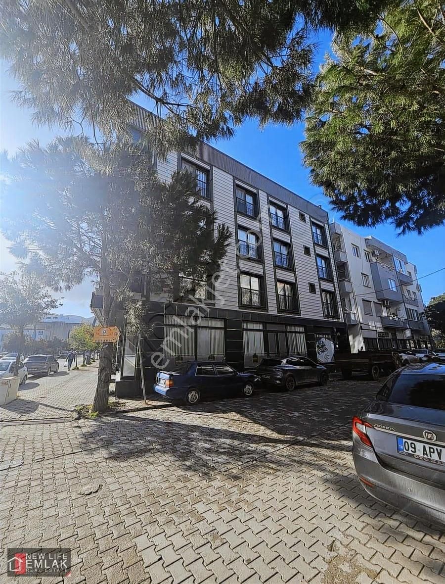 Kuşadası Davutlarda Tam Merkezde Ara Kat Kullanışlı Daire