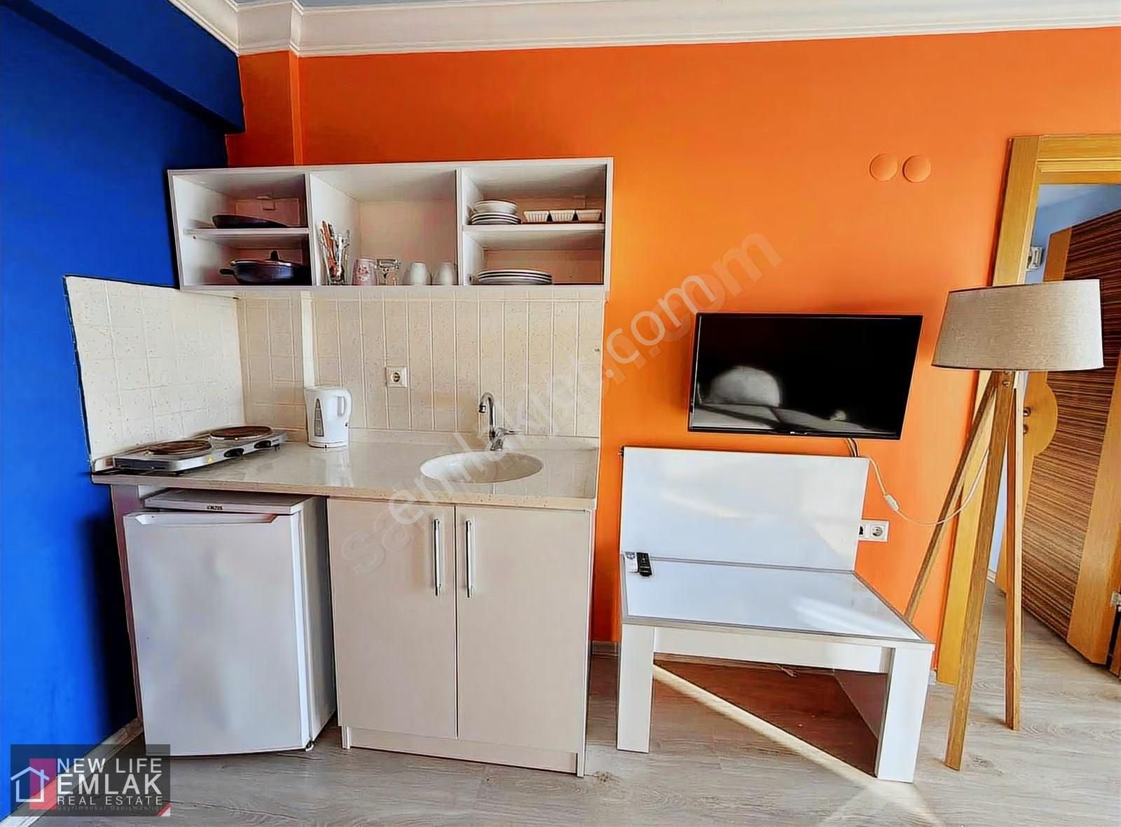 Kuşadası Marina Bölgesinde Deniz Manzaralı 1+1 Satılık Daire - Görsel 8