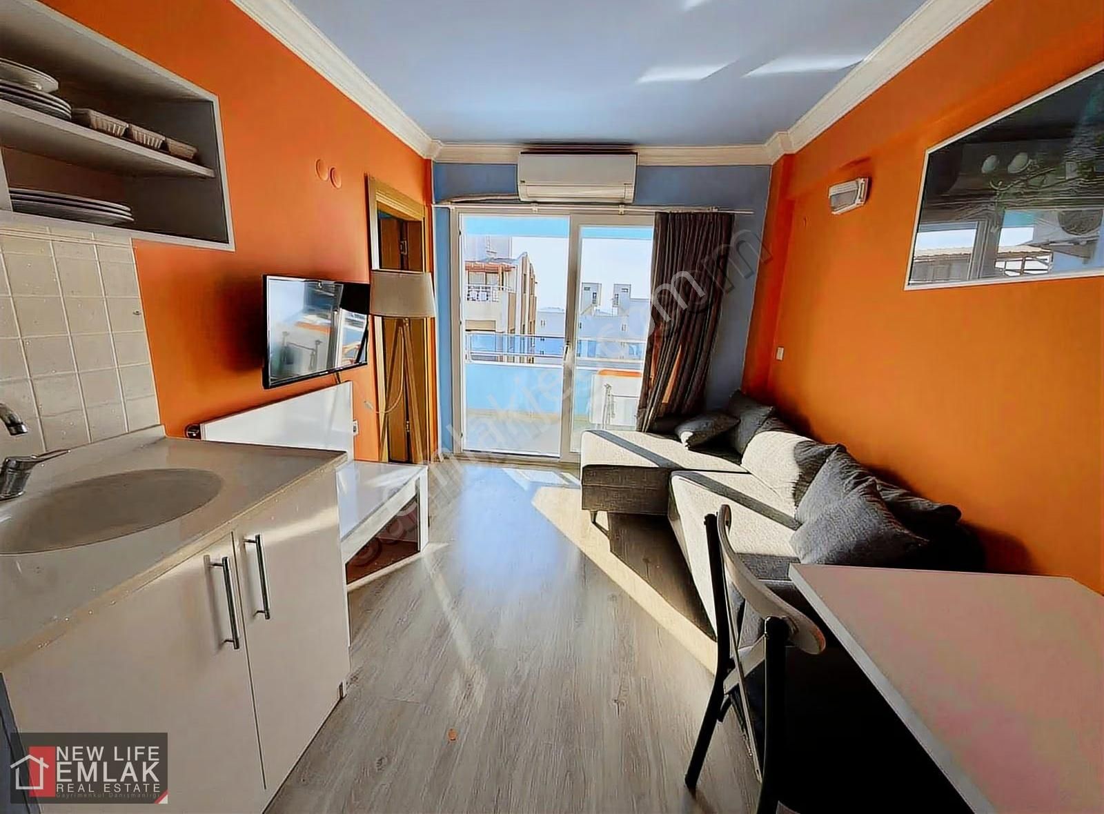 Kuşadası Marina Bölgesinde Deniz Manzaralı 1+1 Satılık Daire - Görsel 15