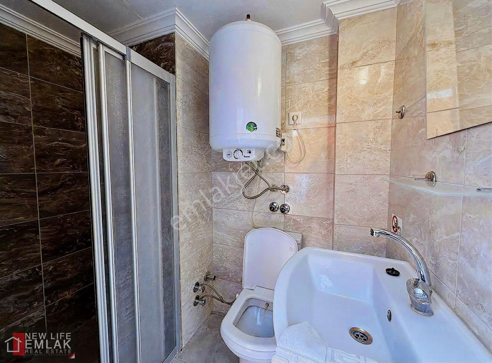 Kuşadası Marina Bölgesinde Deniz Manzaralı 1+1 Satılık Daire - Görsel 2