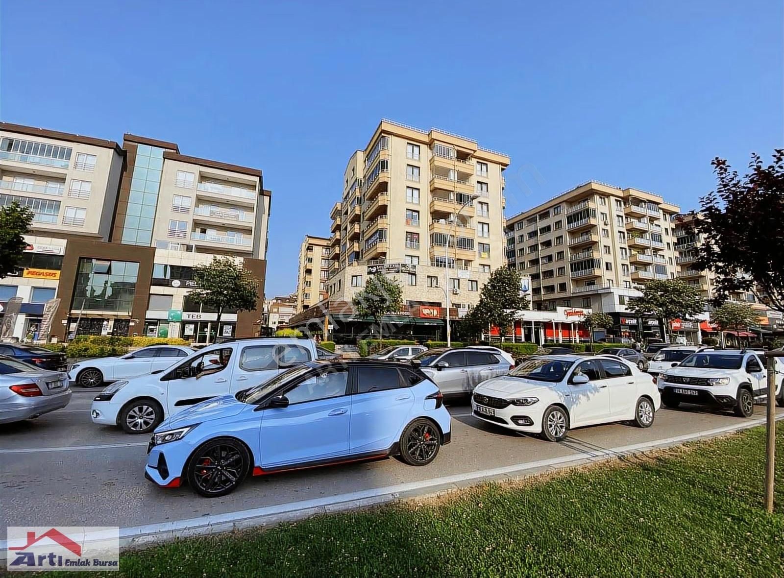 Artı'dan Özlüce'nin Merkezinde Eşyalı Kiralık 1+1