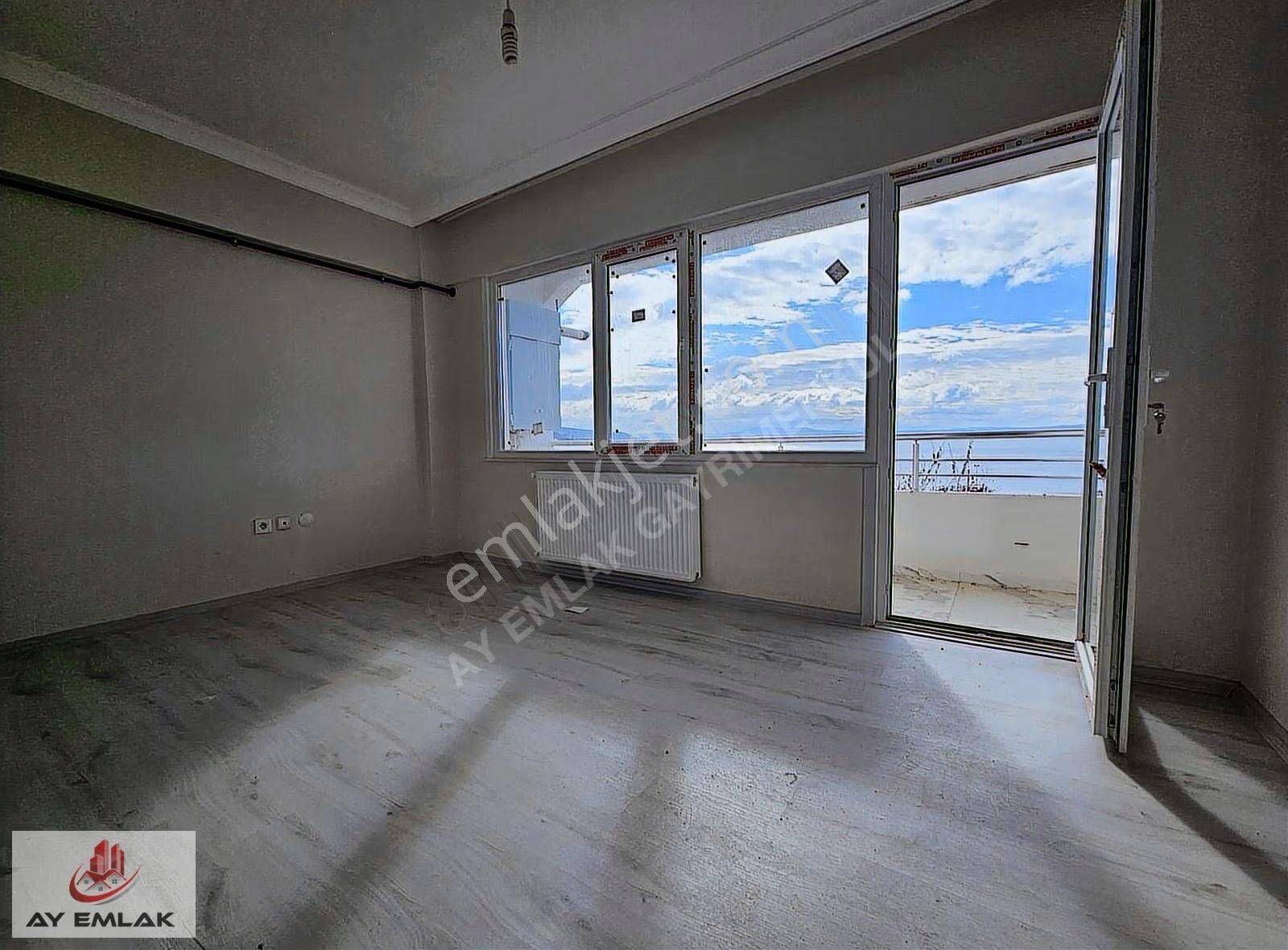 Ay Emlak'tan Armutlu İskele'de Denize Sıfır Konum Masrafsız 2+1 - Görsel 16