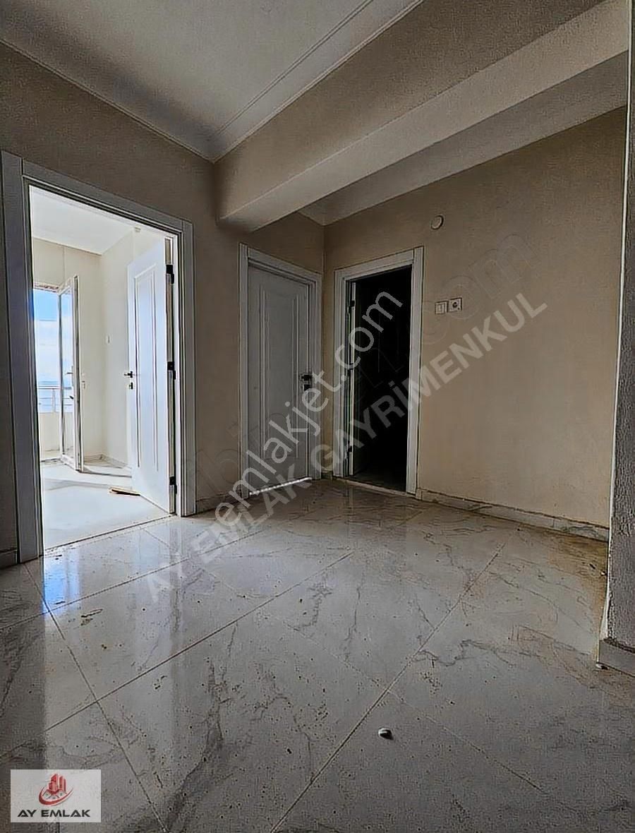 Ay Emlak'tan Armutlu İskele'de Denize Sıfır Konum Masrafsız 2+1 - Görsel 4