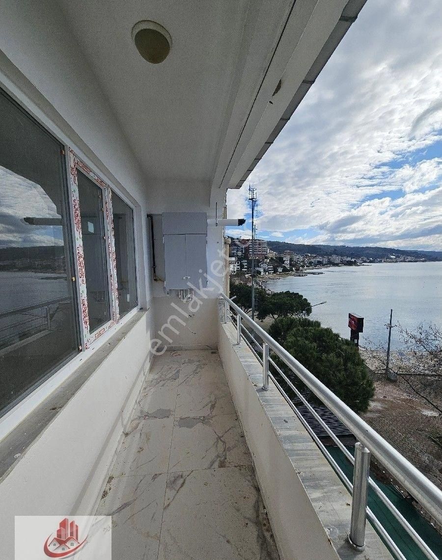 Ay Emlak'tan Armutlu İskele'de Denize Sıfır Konum Masrafsız 2+1 Daire - Görsel 14