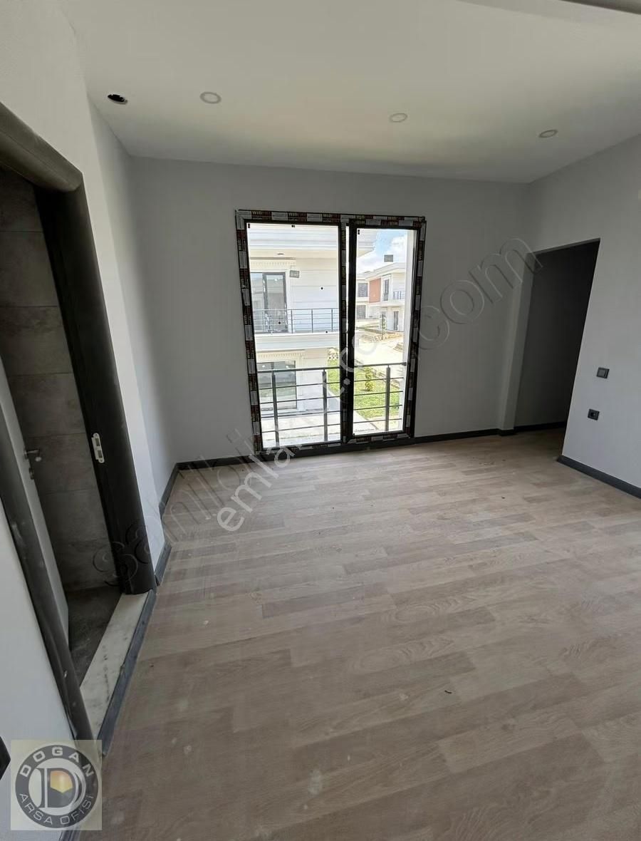 Büyükçekmece Celaliyede Satılık Site İçinde Sıfır Villa - Görsel 16