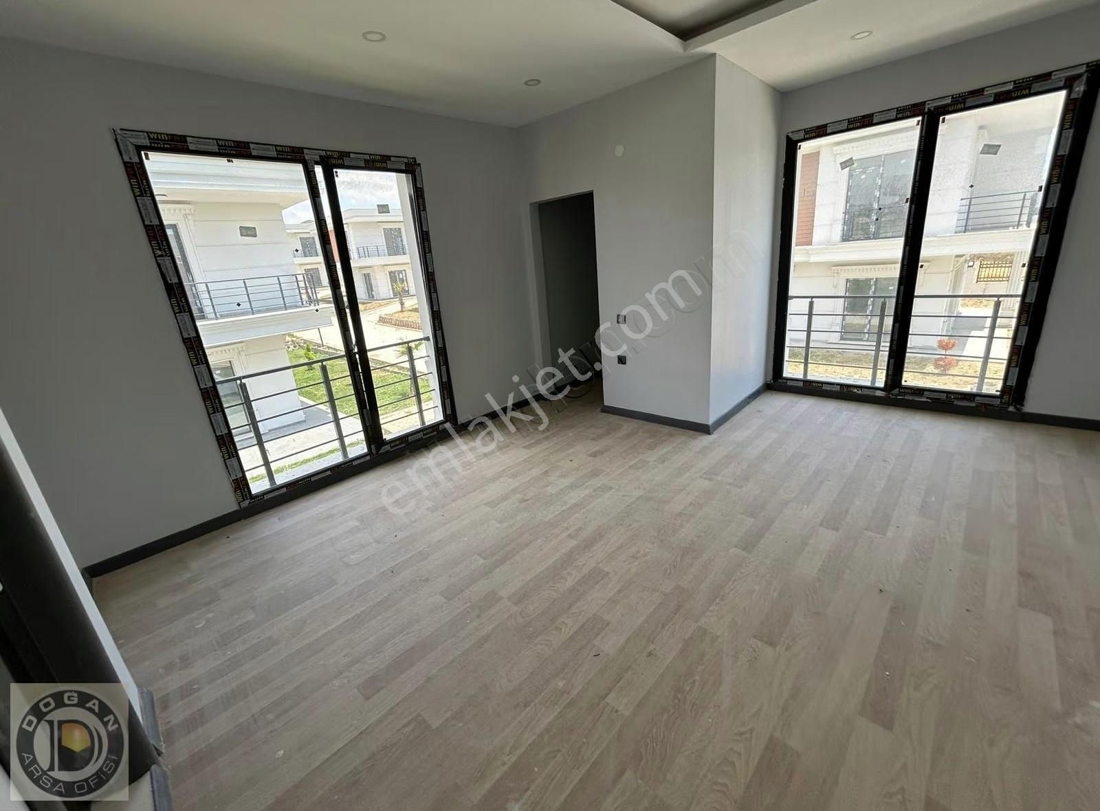 Büyükçekmece Celaliyede Satılık Site İçinde Sıfır Villa - Görsel 25