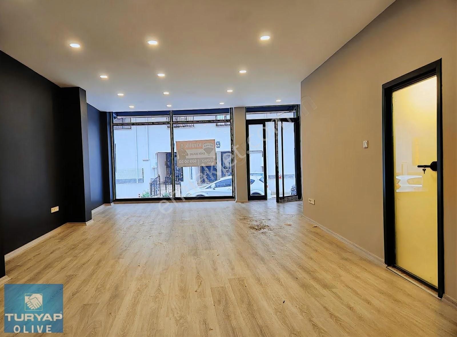 Kağıthane Talatpaşa Perpa Yakını 100 M² Satılık Dükkan