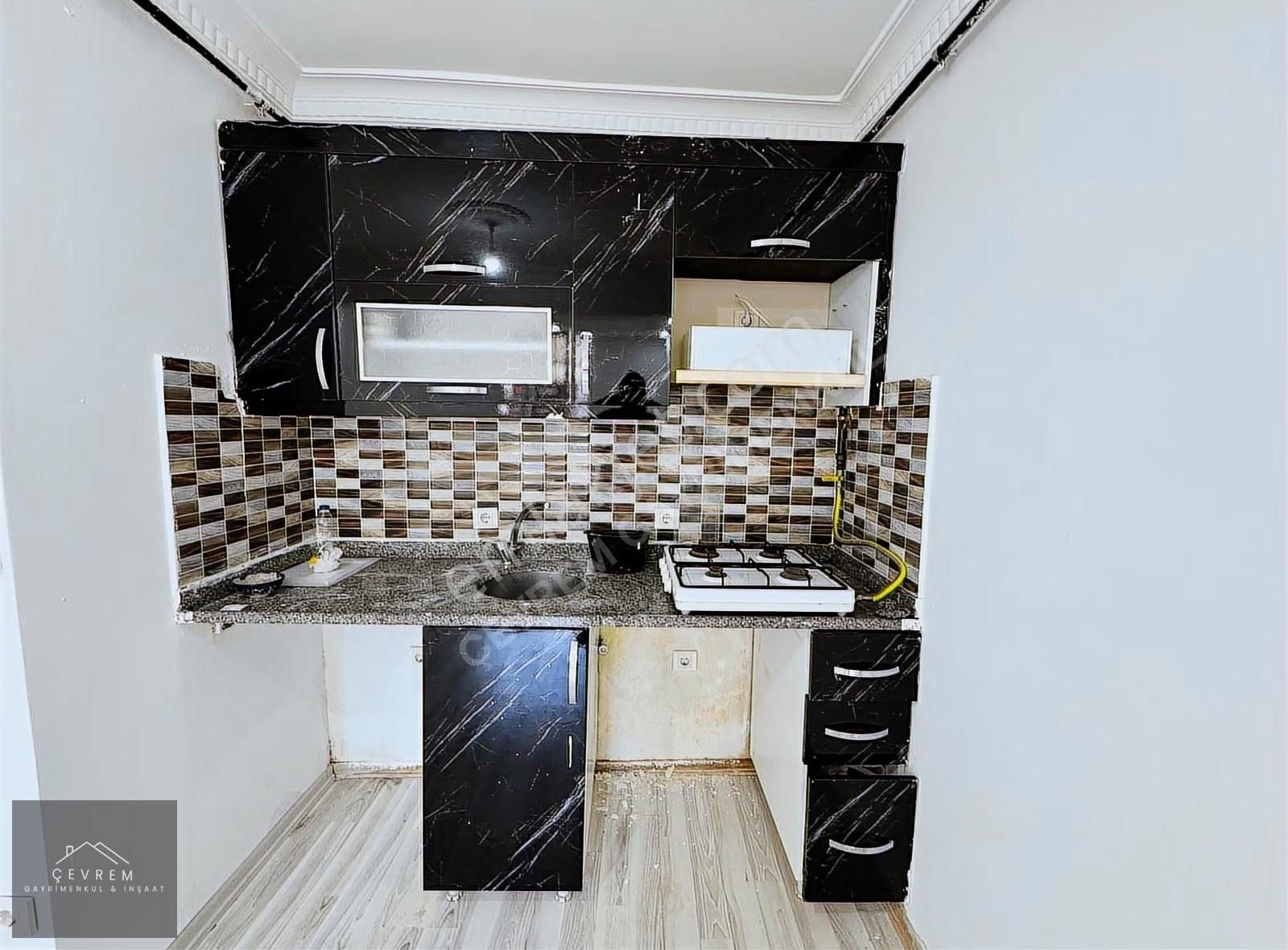 *çevrem* Gültepe'de Harika Konumda Metrobüse Çok Yakın 1+1 50m² - Görsel 9