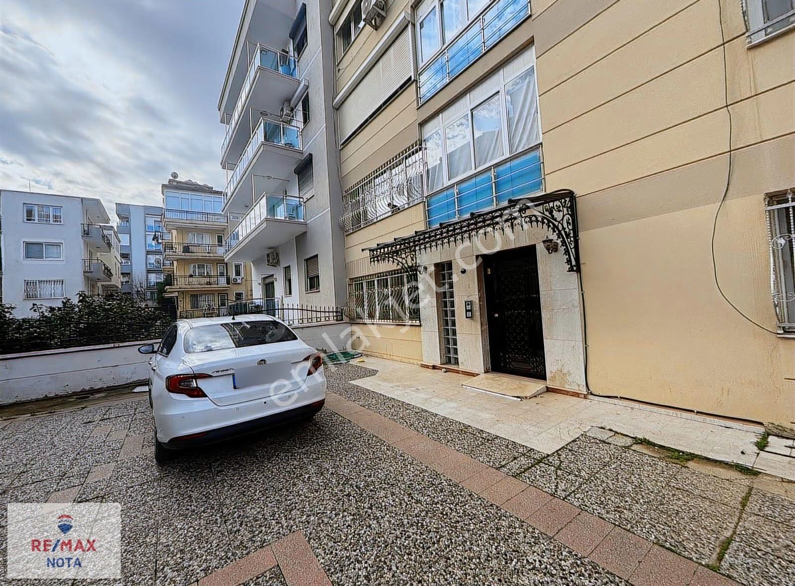 Balçova Halk Merkezi Yakınında Kiralık 3+1 Geniş Aydınlık Daire - Görsel 23