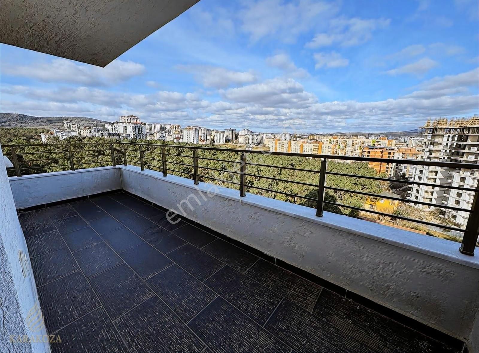 Çekmeköy Ormanevim Sitesinde Doğayla İç İçe Kiralık 2+1 Daire