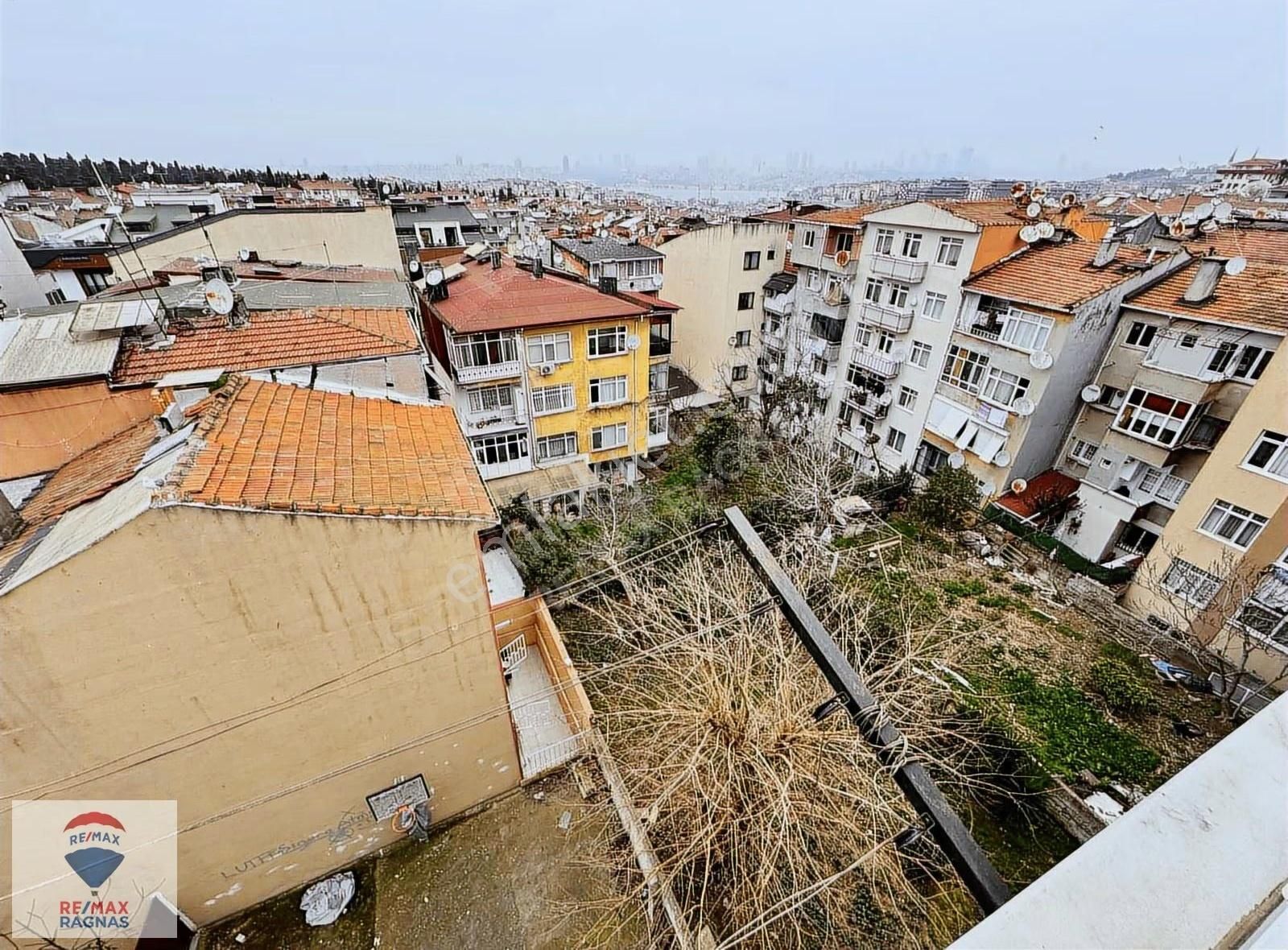 Üsküdar Zeynep Kamilde Boğaz Manzaralı 3+1 Full Eşyalı Daire - Görsel 35