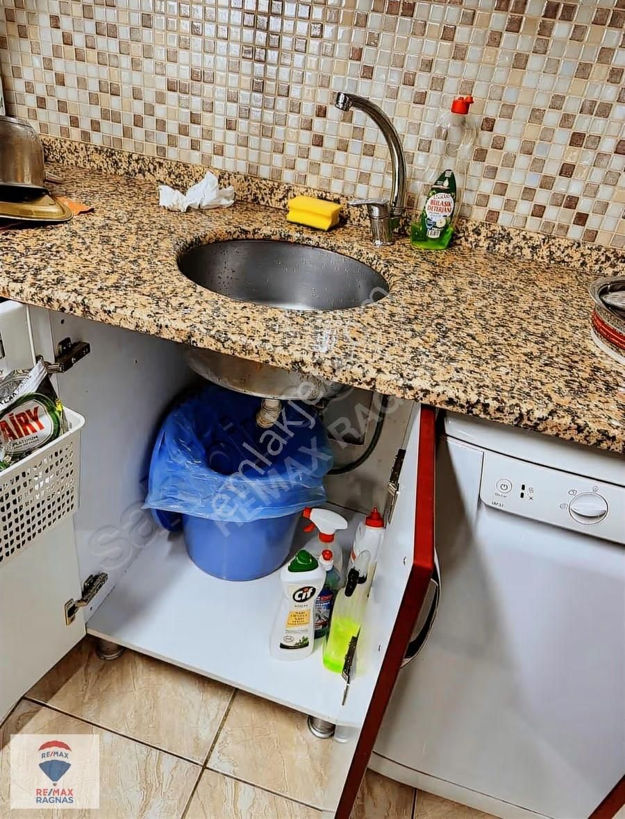 Üsküdar Zeynep Kamilde Boğaz Manzaralı 3+1 Full Eşyalı Daire