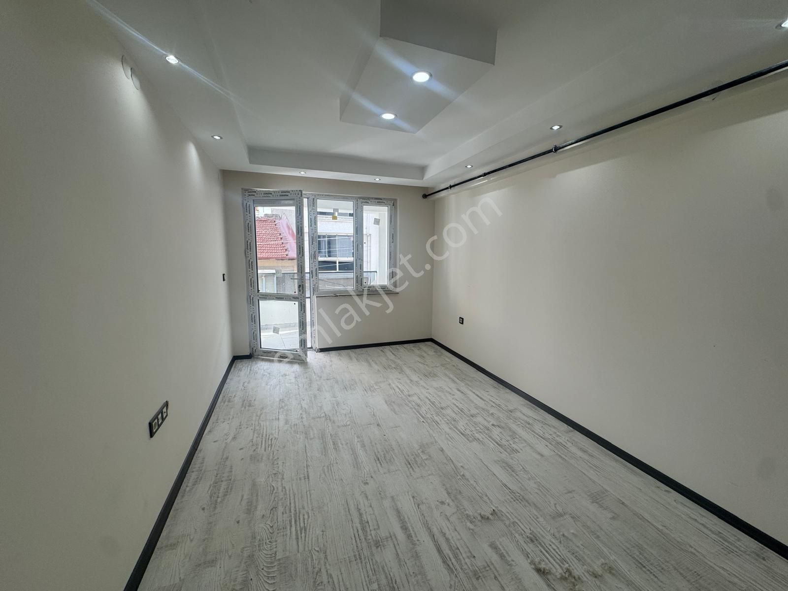 Rba Dan Emek Mh Ertaş Caddesi Altı Satılık 2+0 Daire