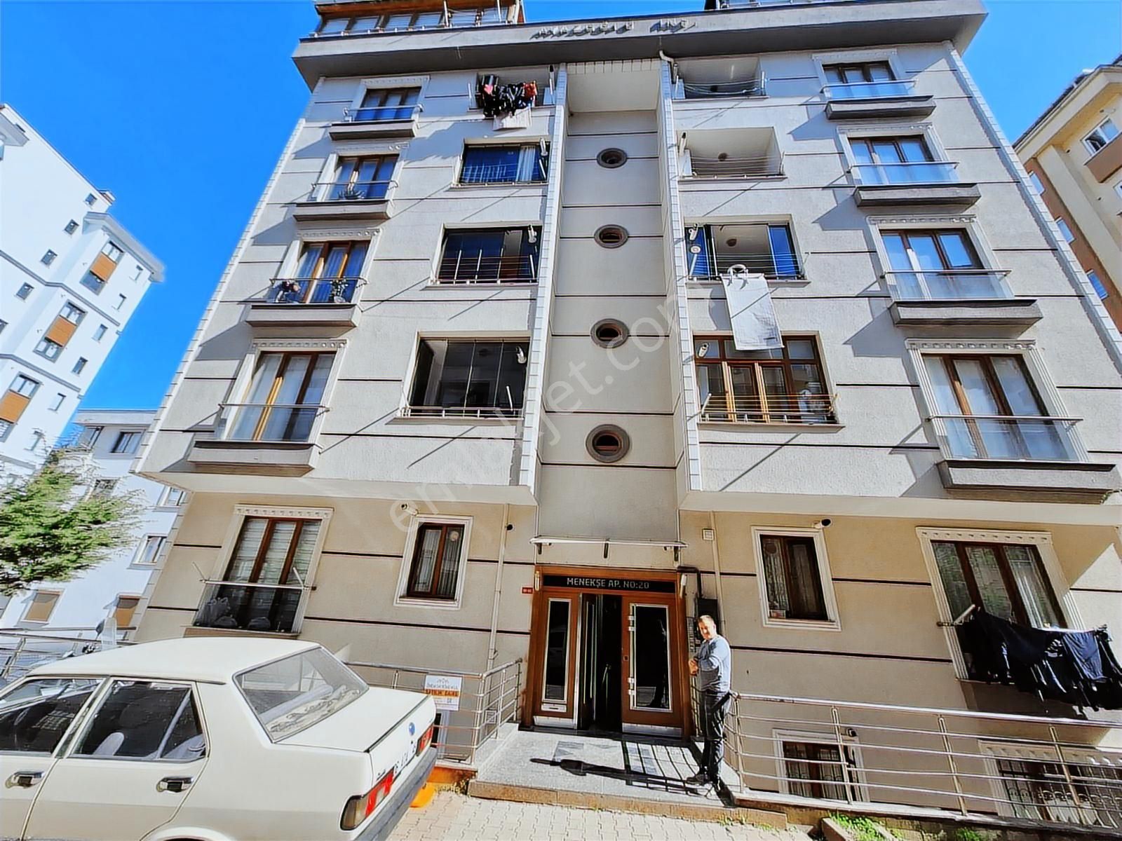 İnkılap Mahallesi'nde Çok Bakımlı 2+1 Bahçe Katı Krediye Uygun