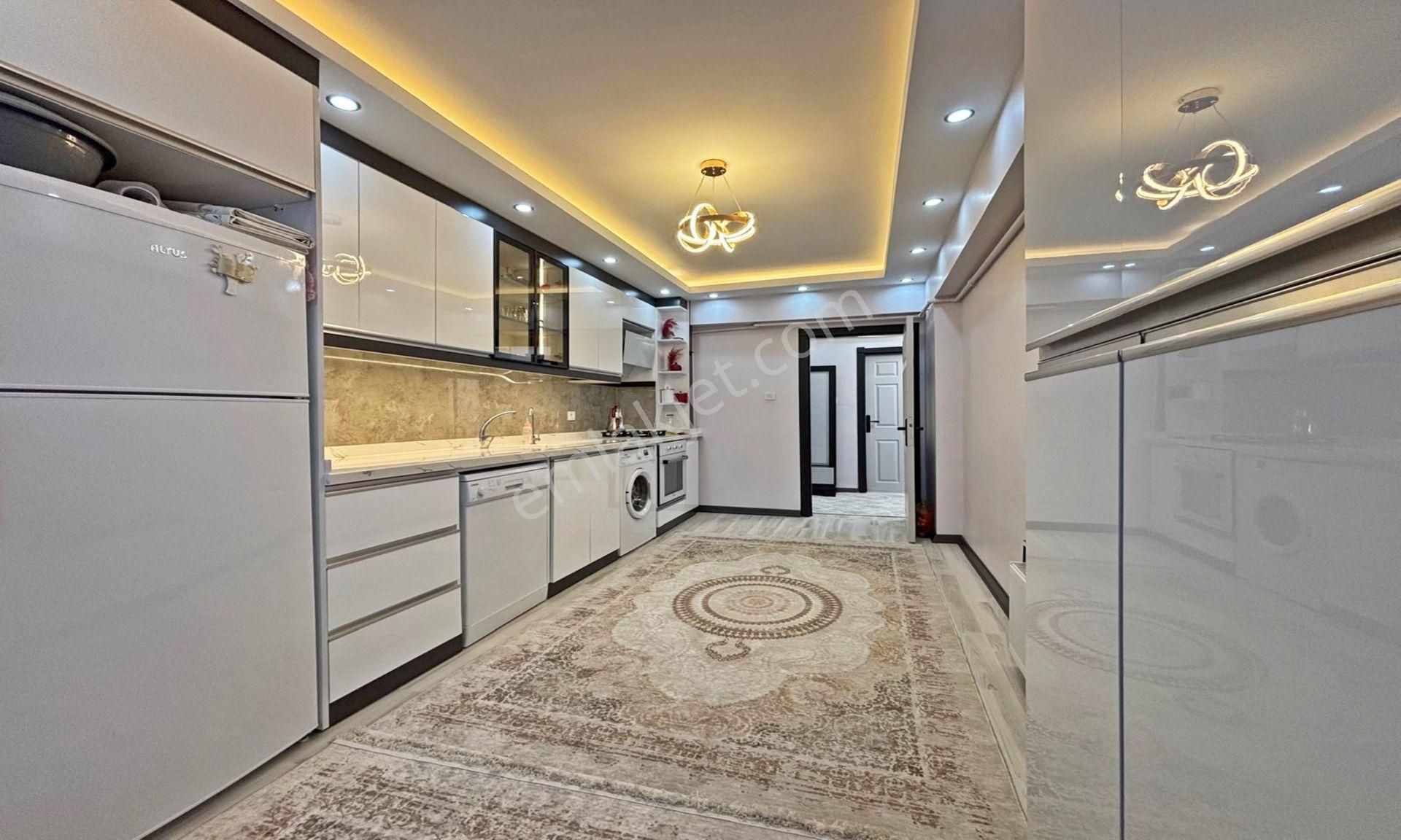 Bulvar'dan Orta Katta Geniş Merkezi Konumda Ful Yapılı 3+1 Daire