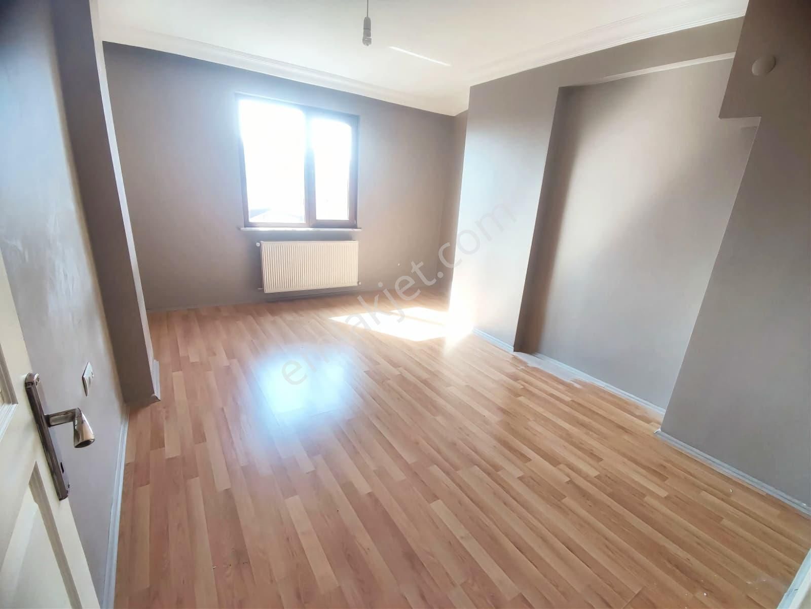 Eyüp Çırçır Mah. Kiralık 2+1 Geniş Daire Metroya 2 Dk Yürüme Mesafesinde - Görsel 3