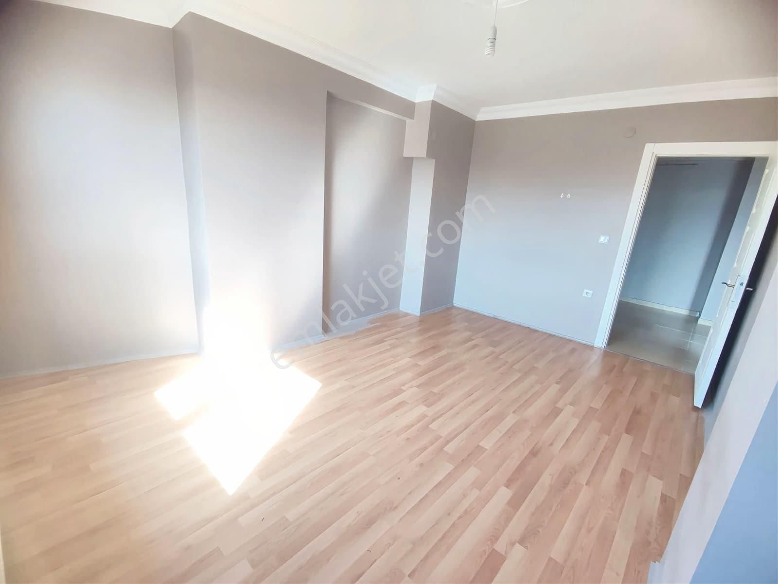 Eyüp Çırçır Mah. Kiralık 2+1 Geniş Daire Metroya 2 Dk Yürüme Mesafesinde - Görsel 4