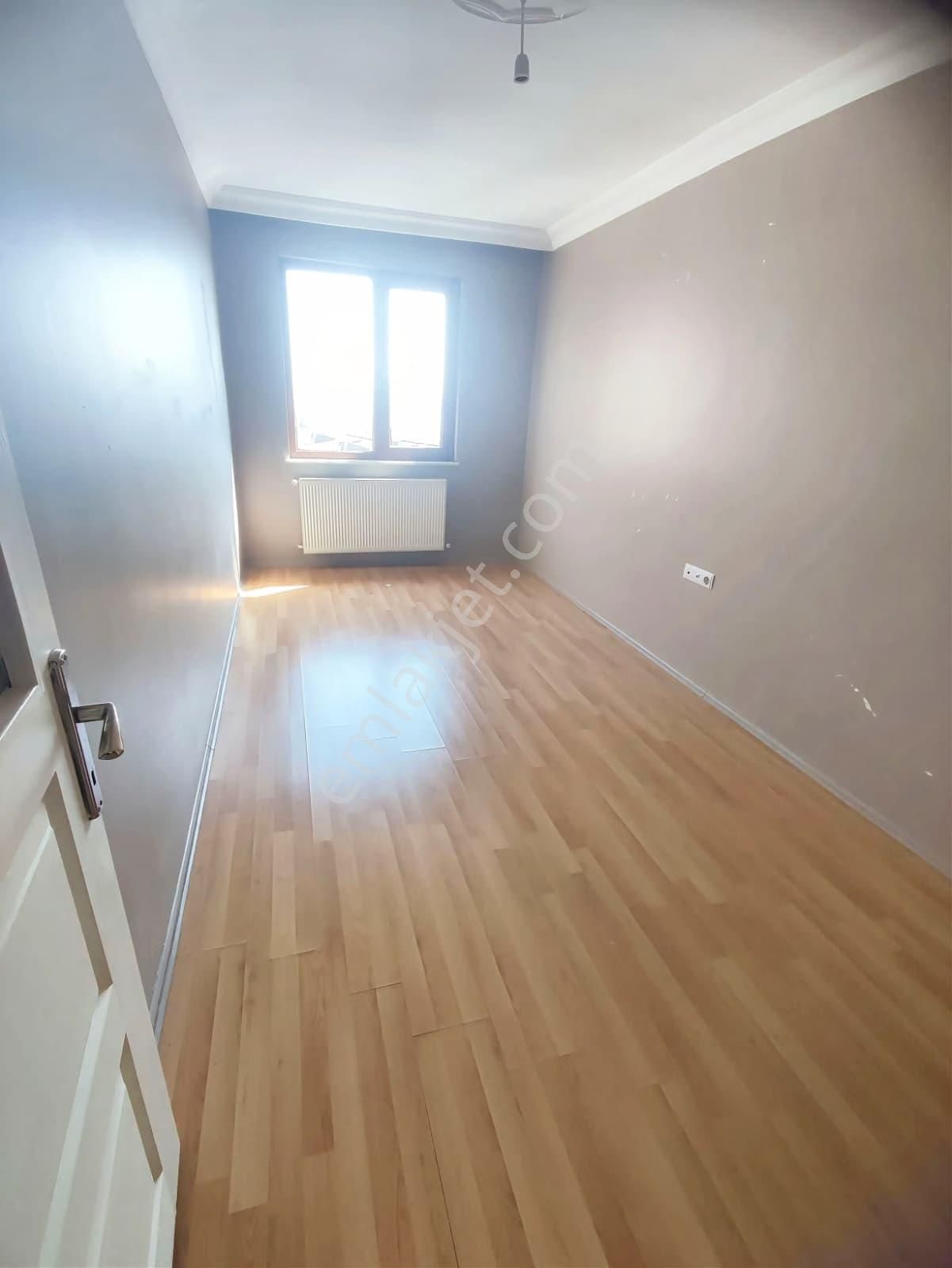 Eyüp Çırçır Mah. Kiralık 2+1 Geniş Daire Metroya 2 Dk Yürüme Mesafesinde - Görsel 7