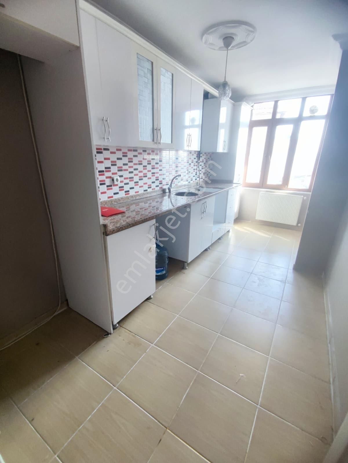 Eyüp Çırçır Mah. Kiralık 2+1 Geniş Daire Metroya 2 Dk Yürüme Mesafesinde - Görsel 5