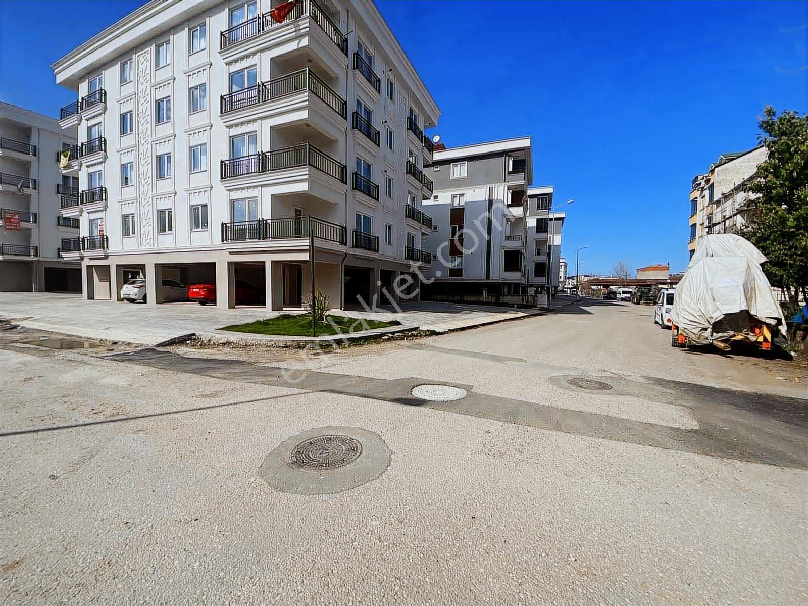 Tepe Gayrimenkul Cumhuriyet Dört Yolda Köşe Konumda Satılık Arsa - Görsel 2