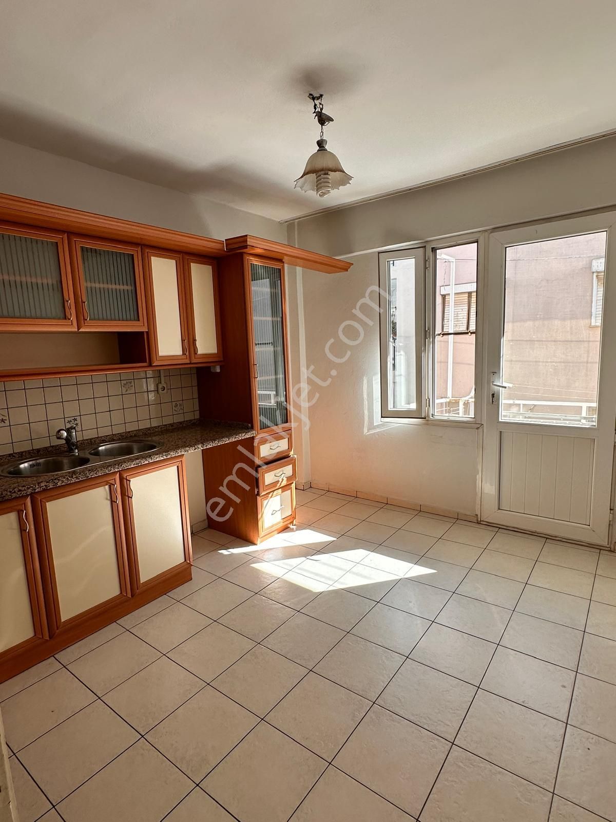 Balçova Merkezde Kiralık Geniş Ve Ferah 3+1 Daire - Görsel 9