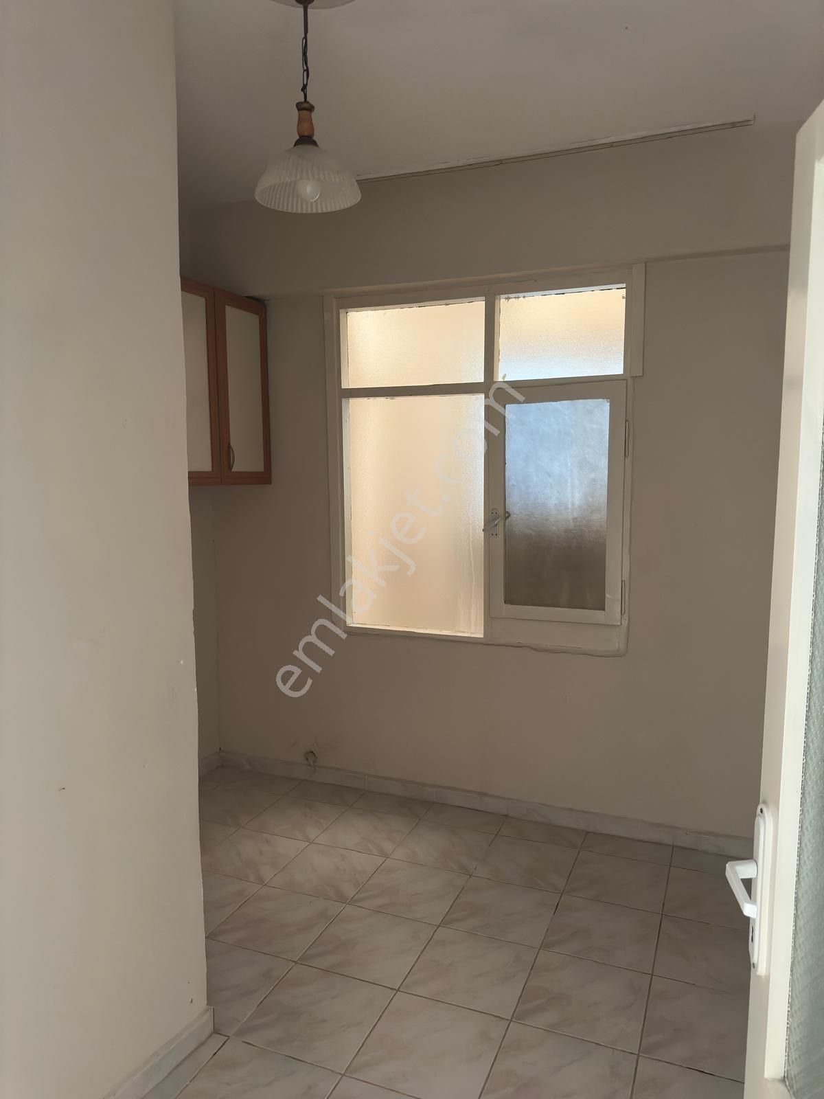 Balçova Merkezde Kiralık Geniş Ve Ferah 3+1 Daire - Görsel 4