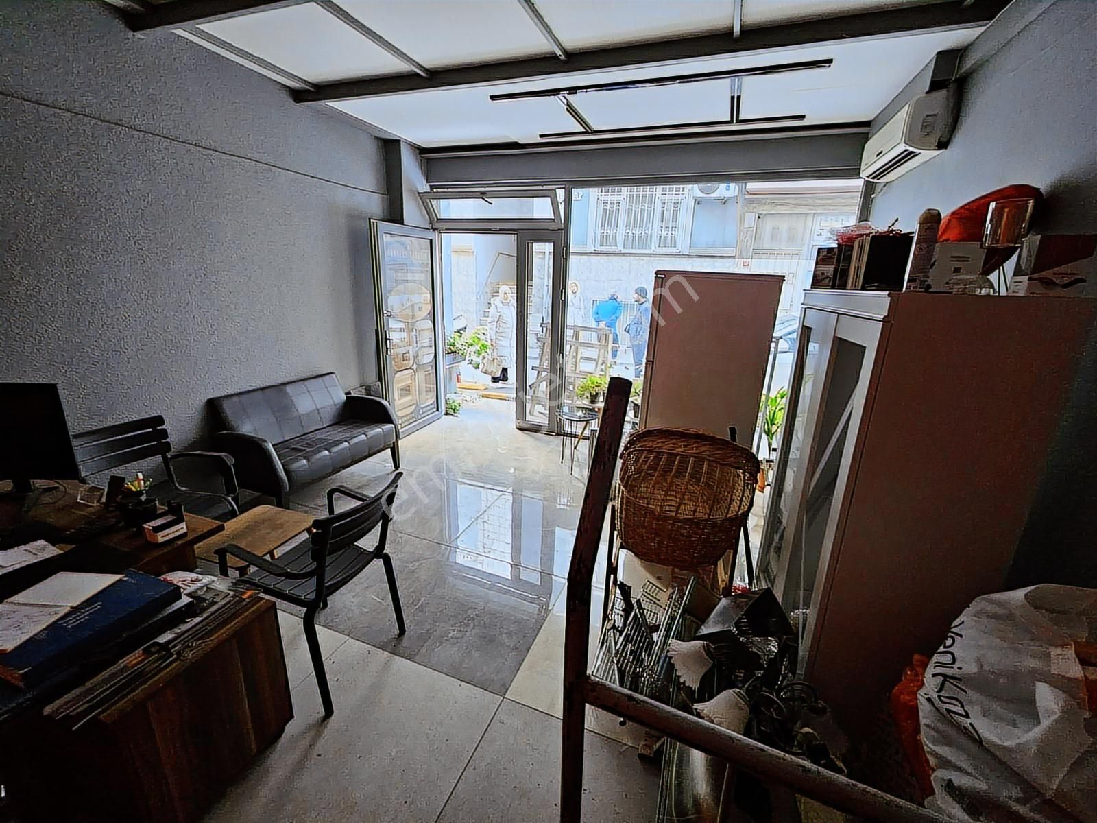 Kocamustafapaşa Merkeze Yakın Asma Katlı 50mk Dükkan 18.000tl - Görsel 3