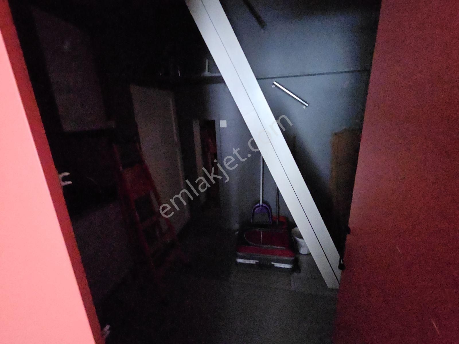 Kocamustafapaşa Merkeze Yakın Asma Katlı 50mk Dükkan 18.000tl - Görsel 22