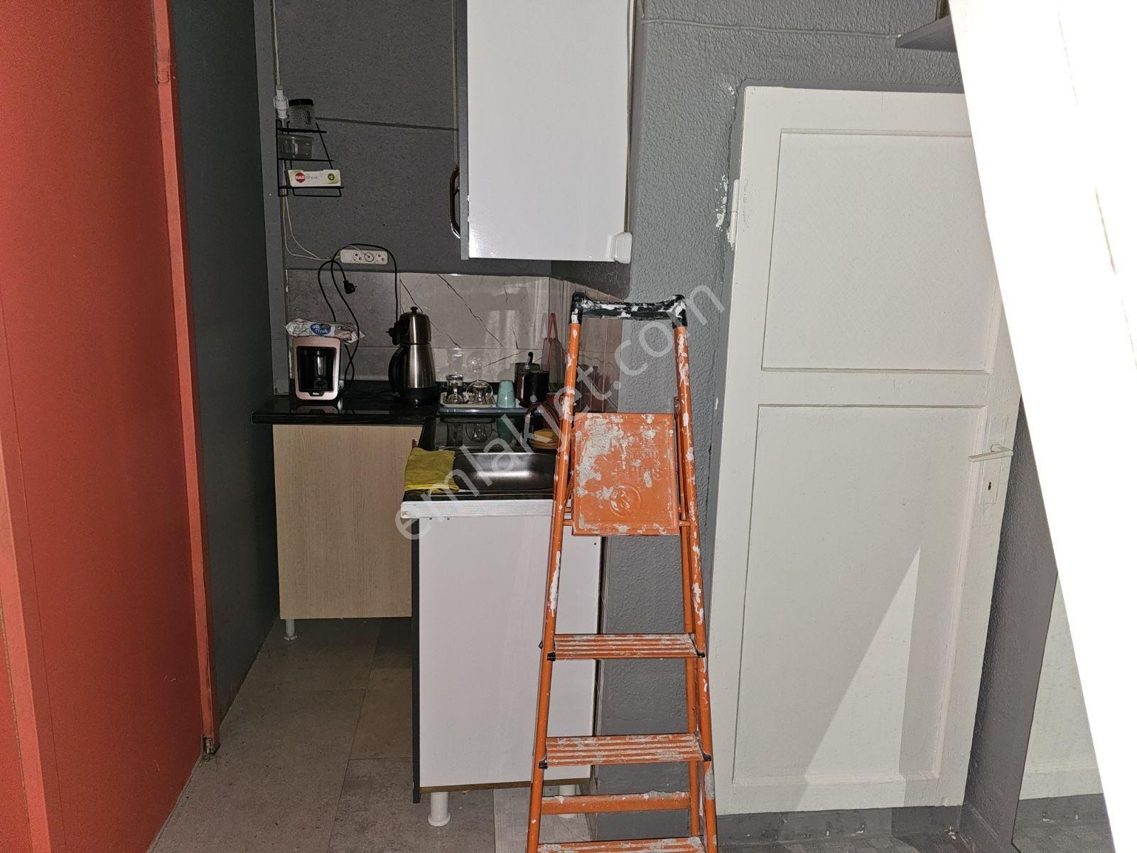 Kocamustafapaşa Merkeze Yakın Asma Katlı 50mk Dükkan 18.000tl - Görsel 2